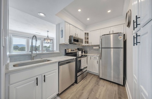 North Shore Condo | Lakefront Condo in Bernards Landing