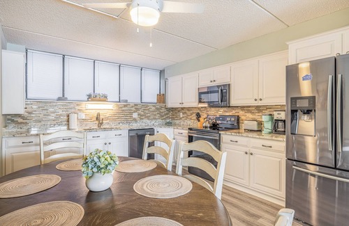 Holcomb House | Lakefront condo retreat on beautiful Canandaigua Lake! Updated, Clean & Spacious