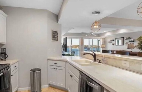 Lakeland Condo | Lakefront Condo - Stunning Views