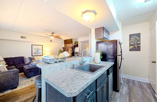 Lake Harmony Condo | Lakefront condo with balcony, fireplace, washer/dryer, central AC, & fast WiFi