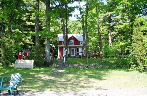 Auburn House | Lakefront Cottage in Private Setting!