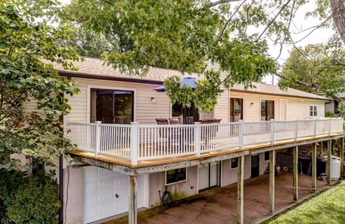 Piney Flats House | Lakefront Cottage near Bristol & Johnson City