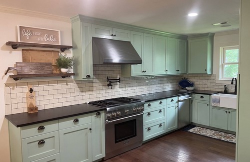 Mid America Cottage | Lakefront Cottage on Lake Hamilton with private dock- The Perch