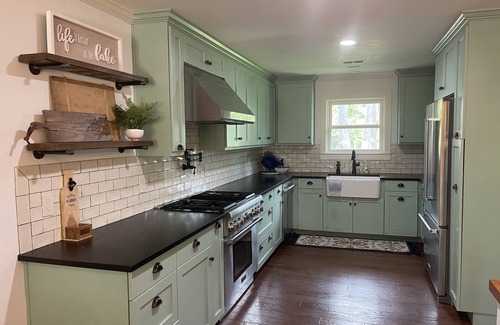 Mid America Cottage | Lakefront Cottage on Lake Hamilton with private dock- The Perch