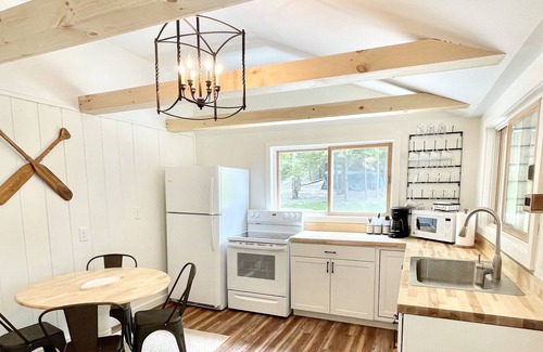 Hillsboro Cottage | Lakefront Cottage on Franklin Pierce Lake!