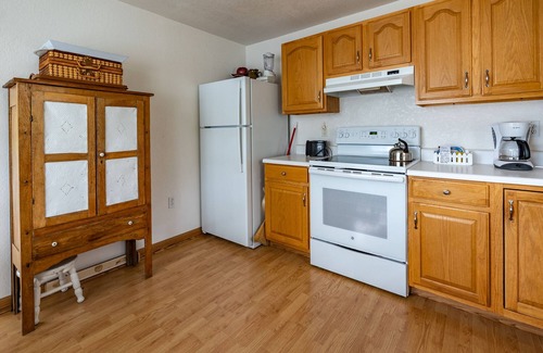 Topton Cabin | Lakefront Cottage - Spacious House w/Private Dock on Lake Nantahala