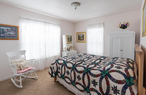 Topton Villa | Lakefront Cottage - Spacious House with Private Dock