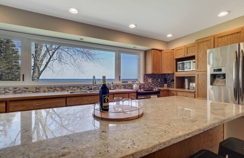 Moorestown Cottage | Lakefront Cottage with dock