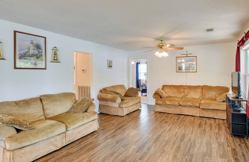 Pleasure Point Cabin | Lakefront Dadeville Retreat w/ Deck, Dock & Views!