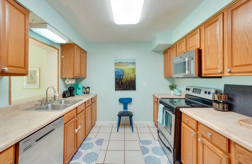 Deltona Lakes House | Lakefront Deltona Vacation Rental w/Dock & Kayaks