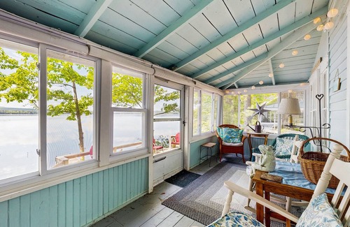 Smithfield Cottage | Lakefront dog friendly cottage w/a dock & beautiful sunset views