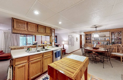 Boulder Junction House | Lakefront dog-friendly cabin with kayaks, canoe, firepit, grill, hammock, & AC