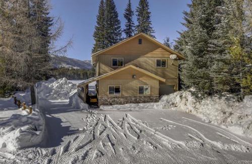 Donnelly House | Lakefront Escape by Casago McCall - Donerightmanagement