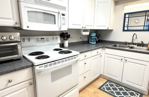 Northern Lower Peninsula House | Lakefront Escape on Lakeshore Drive - Sleeps 6+