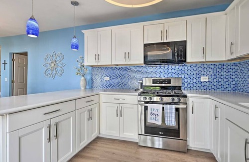 Friendship House | Lakefront Escape on Castle Rock Lake!