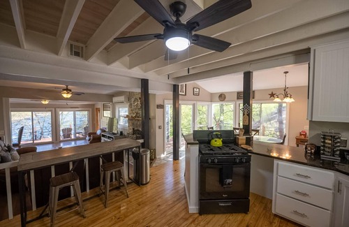 Sylvan Shores House | Lakefront Eureka Springs House, Make Lake Memories
