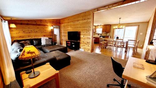 Birchwood House | Lakefront Family-Friendly Cabin with a Games Room in Birchwood, Wisconsin