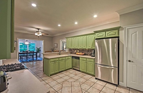 Dawsonville House | Lakefront family home w/private 2-story dock & NEW outdoor deck for dining!
