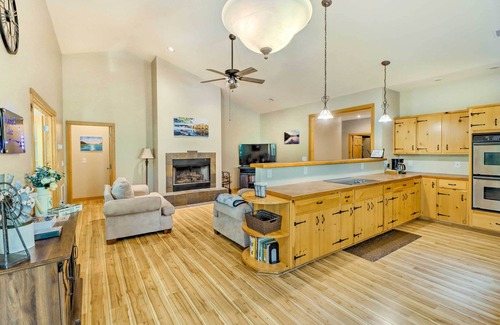 Heber Springs House | Lakefront Family Escape w/Fire Pit & 2 Decks!