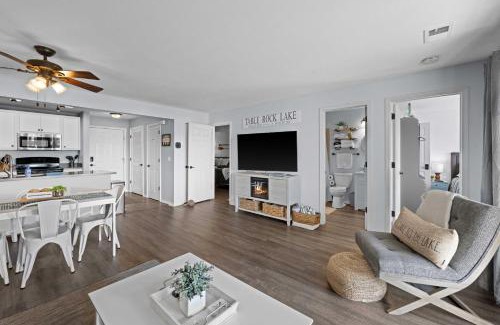 Kimberling City Apartment | Lakefront, Fireplace Home Near Silver Dollar City