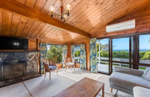 Kuratau House | Lakefront Gem - Kuratau Holiday Home