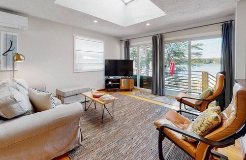 Jim Thorpe House | Lakefront Getaway 4 Bedrooms 2 Baths