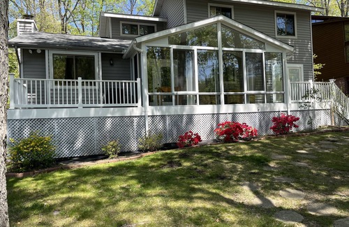 Lake of the Woods House | Lakefront Getaway – waterfront, adjacent beach, amazing sunsetsn