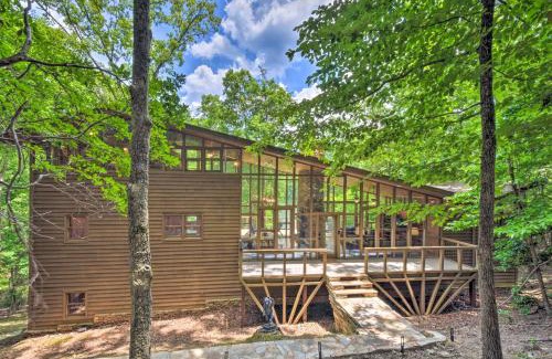 Jasper House | Lakefront Glass House Cabin with Mountain Views!
