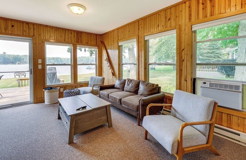 Grant Cottage | Lakefront Grant Cottage w/ Grill & Fire Pit!
