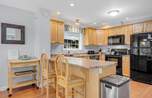 Bridgton House | Lakefront haven near Shawnee-central location-25 mi. to N.Conway