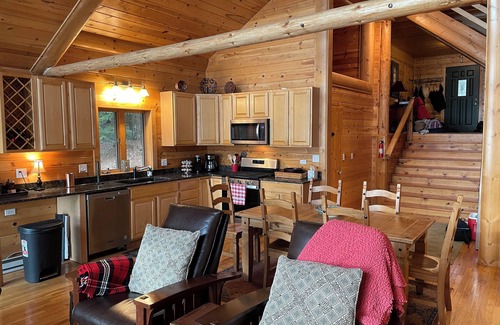 Lac du Flambeau House | Lakefront Hemlock house on 3 acres, 5-Bdrm retreat on private lake, near casino