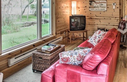 Ottertail Cabin | Lakefront Henning Cabin w/ Fantastic Lake Views!