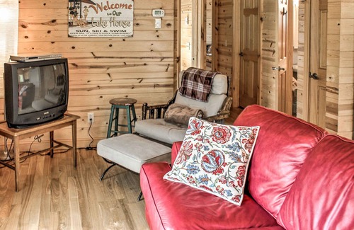 Ottertail Cabin | Lakefront Henning Cabin w/ Fantastic Lake Views!