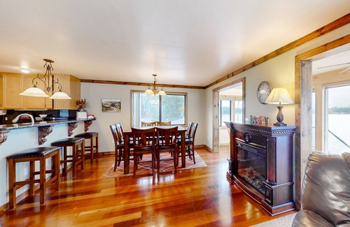 Bonner County Cabin | Lakefront hideaway with games, grill, smart TVs, mountain views, & AC