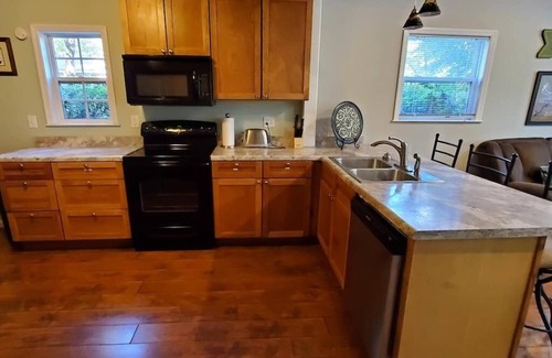 Guntersville House | Lakefront home- 3 slip boathouse-Large yard