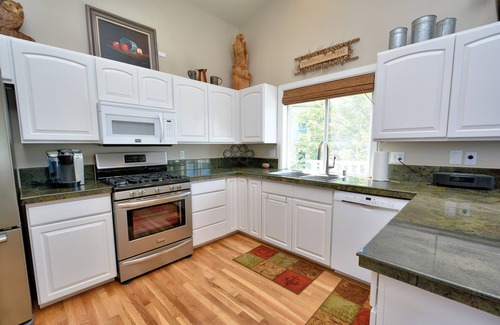 West Hills House | Lakefront Home-4 Bedrooms, 3 Full Bathrooms-Sleeps 10+ Hot Tub and Kayaks