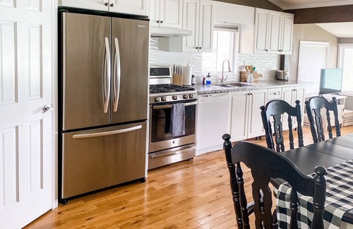 Orillia Cottage | Lakefront Home - A Little Piece of Heaven