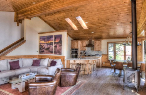 Carnelian Bay House | Lakefront Home in Carnelian Bay with Buoy Access!