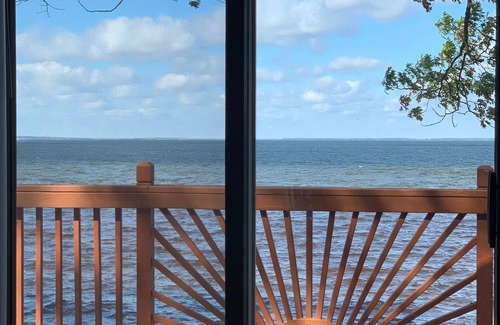 Prudenville House | lakefront home on Houghton Lake