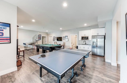 Smith Mountain Lake House | Lakefront Home on SML! Hot Tub, Game Room, Firepit