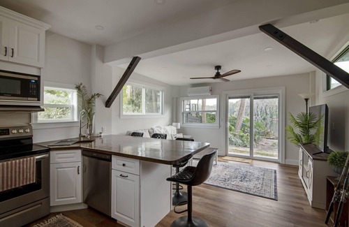 Keystone House | Lakefront Home's Separate Apartment in Odessa, Tampa, FL!