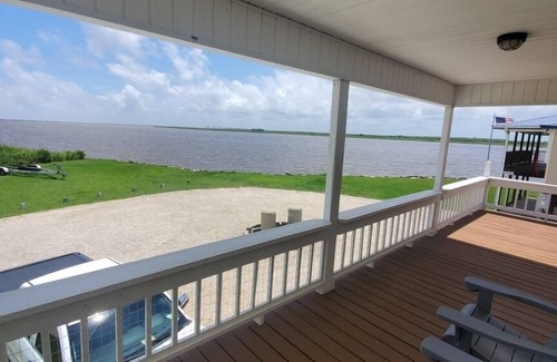Lake Charles House | Lakefront Home "The Red Crab"