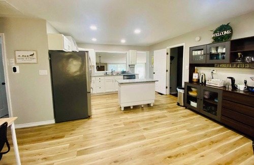 Hardy House | Lakefront home, large deck, grill, dock. In Spring River country near Hardy, AR
