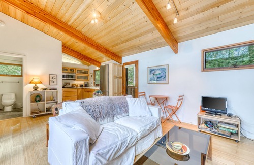 Edgecomb Cottage | Lakefront Home w/Beautiful Water Views Dock and Canoes Available - Dogs OK