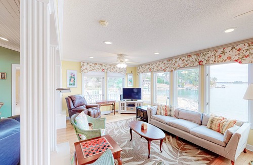 Leesville House | Lakefront Home w/ Dock, High-Speed WiFi, Lake View, Central AC, and Washer/Dryer