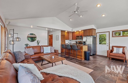 Coeur d'Alene House | Lakefront Home w/Private Dock—Fire Table, Fireplace, Stunning Views, Kayaks & Near Gozzer!