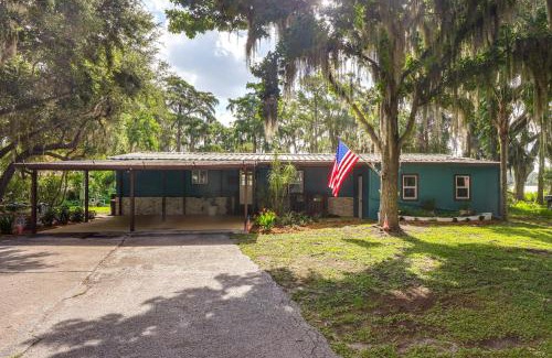 Edgewood House | Lakefront Home with Hot Tub and Dock in Orlando!