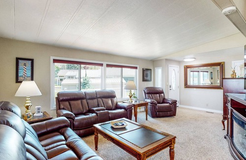 Davenport House | Lakefront Home with Incredible Water Views