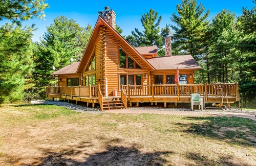 Friendship House | Lakefront home with balcony, fast WiFi, central AC, and firepits