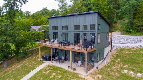 Williamstown House | Lakefront Home with Dock - Hot tub - 7 miles to Ark